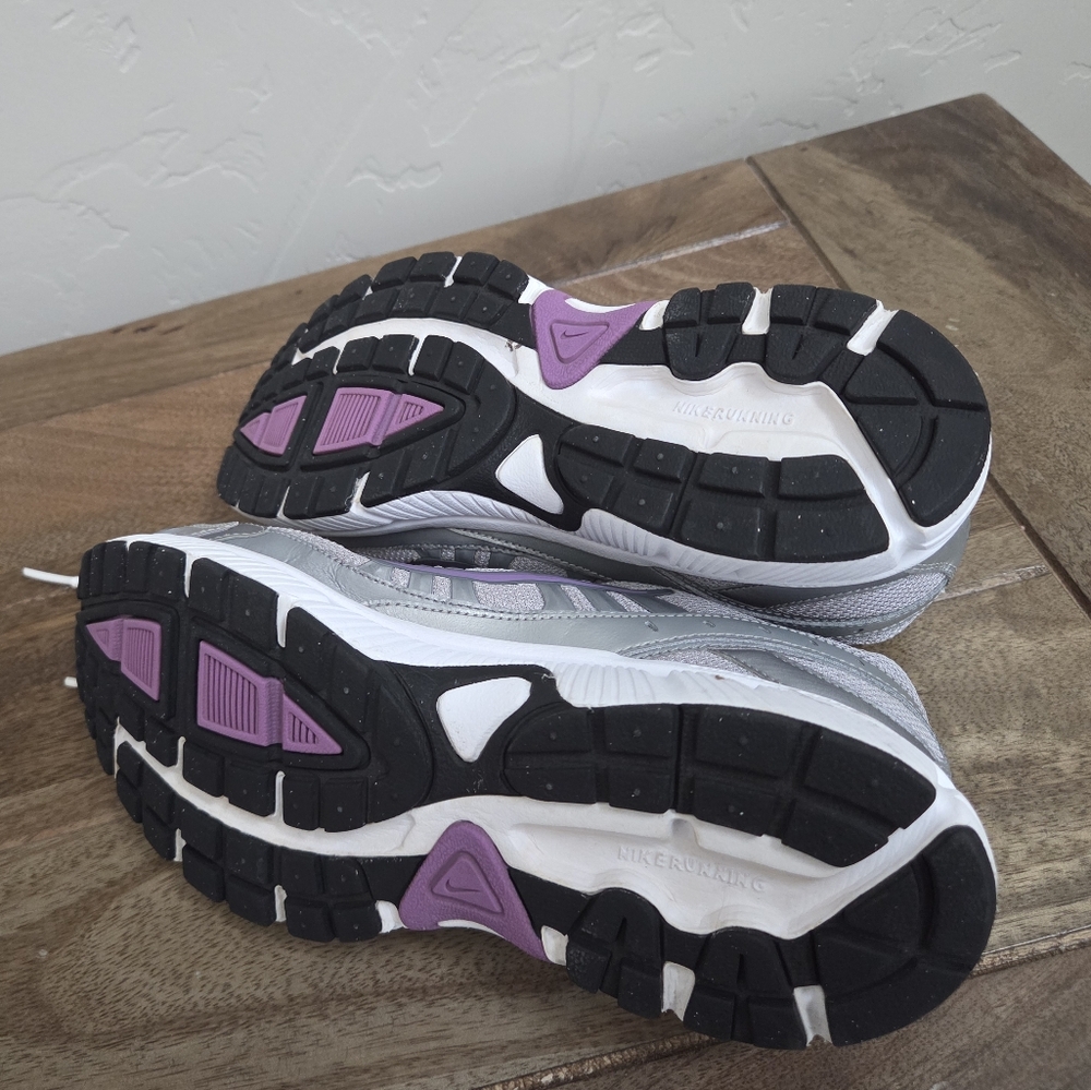 Nike Women's Dart 8 Athletic Shoes in Gray and Purple - Picture 8 of 11
